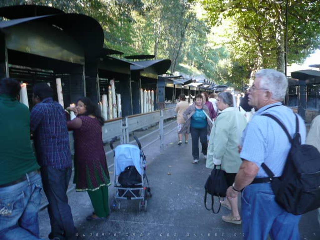 LOURDES 2010   (17).JPG